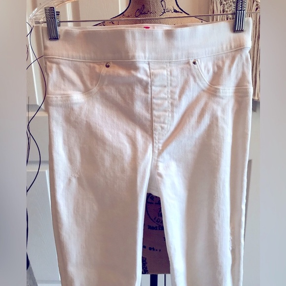 SPANX White Jeans in distressed denim! Petite. Excellent condition! - Picture 3 of 9